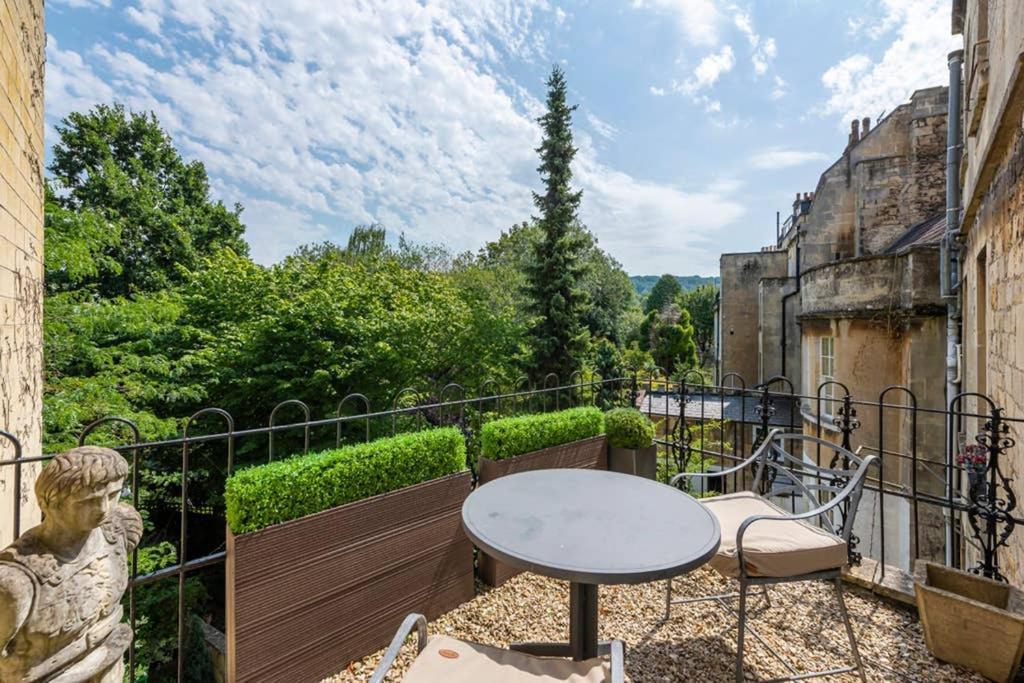 Beautiful Studio With Private Outside Terrace Apartment Bath Exterior photo