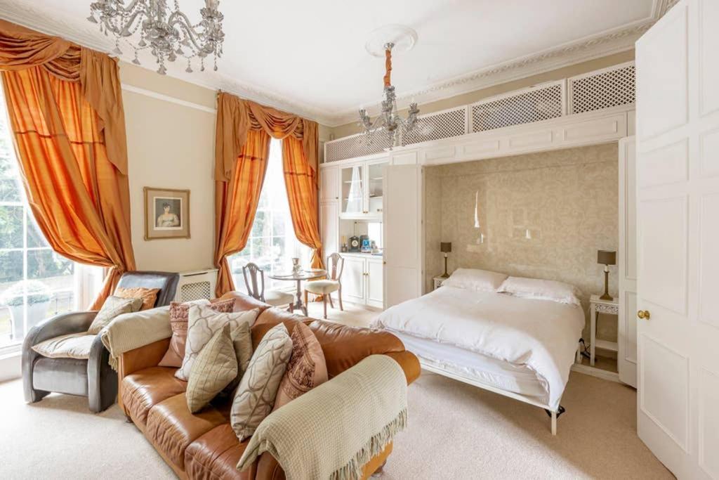Beautiful Studio With Private Outside Terrace Apartment Bath Exterior photo