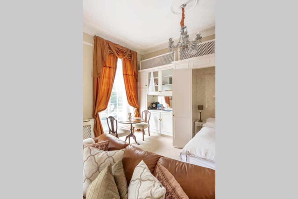 Beautiful Studio With Private Outside Terrace Apartment Bath Exterior photo